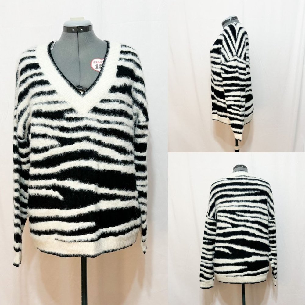 Peck & Peck NWT Sz XL Zebra Eyelash V Neck Sweater